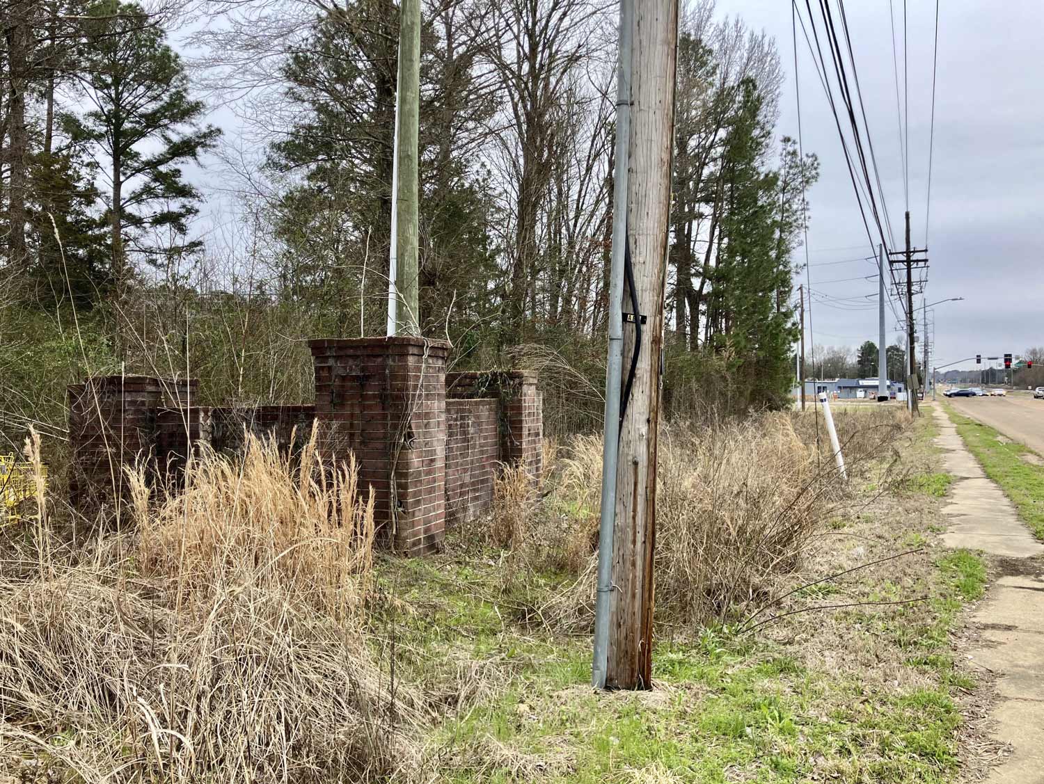The doomed motel on Highway 51 (now North State Street)